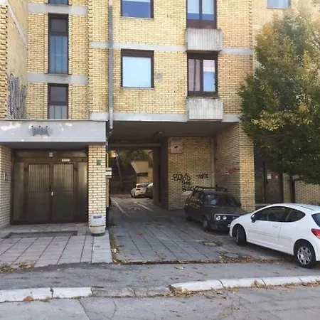 Ismeta Mujezinovica 40 * Sarajevo